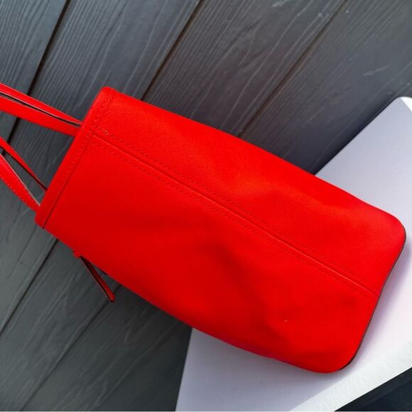 Michael Kors Jet Set Red Voyager Raven Saffiano Large Laptop Work Bag - Picture 4 of 10